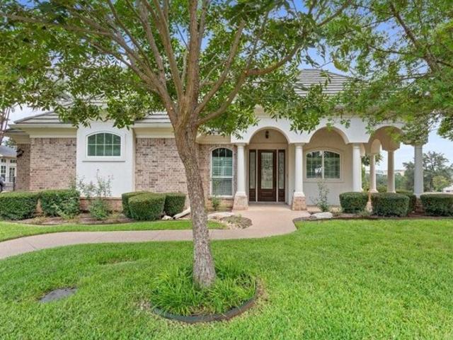 House for sale in Woodway, Texas