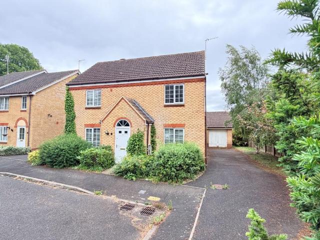 House for rent in Stone with Bishopstone and Hartwell, Stone