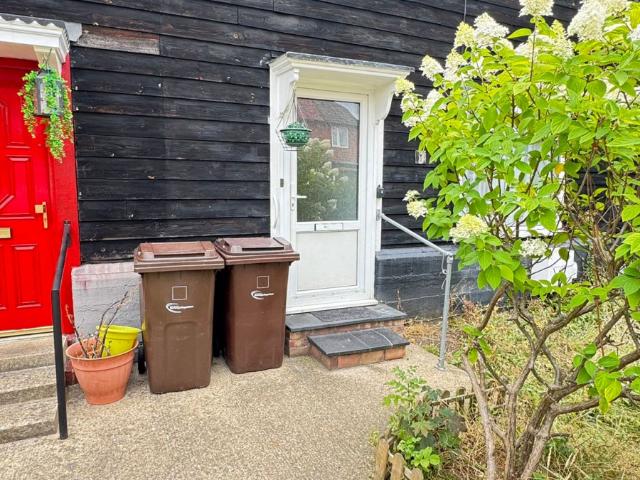 House for rent in London Borough of Barking and Dagenham, Greater London