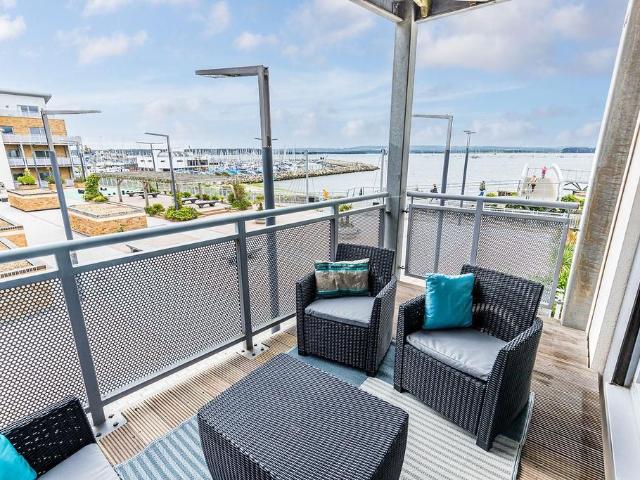 Apartment for rent in Harbour Reach, Poole