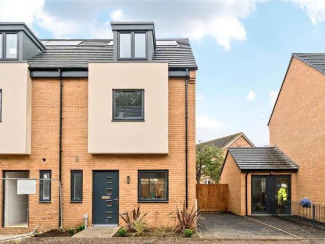 Property for sale in Rowanfield, Golden Valley