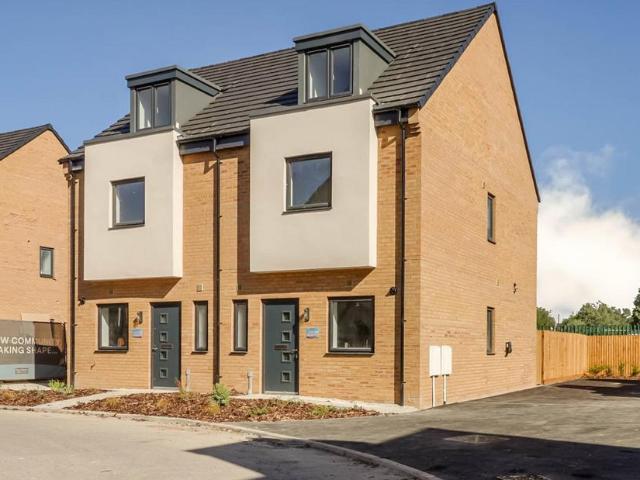 House for rent in Rowanfield, Golden Valley