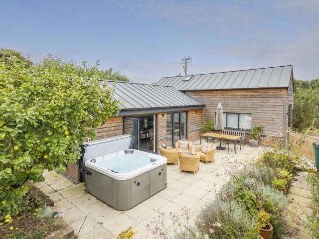 House for rent in Chelmondiston, Suffolk