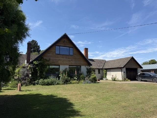 House for rent in Chelmondiston, Suffolk