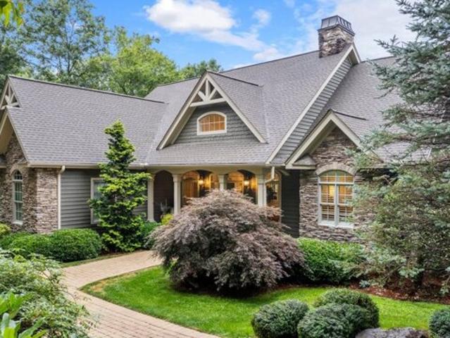 House for sale in Hendersonville