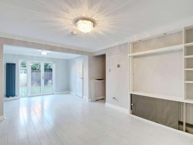 House for rent in Eton