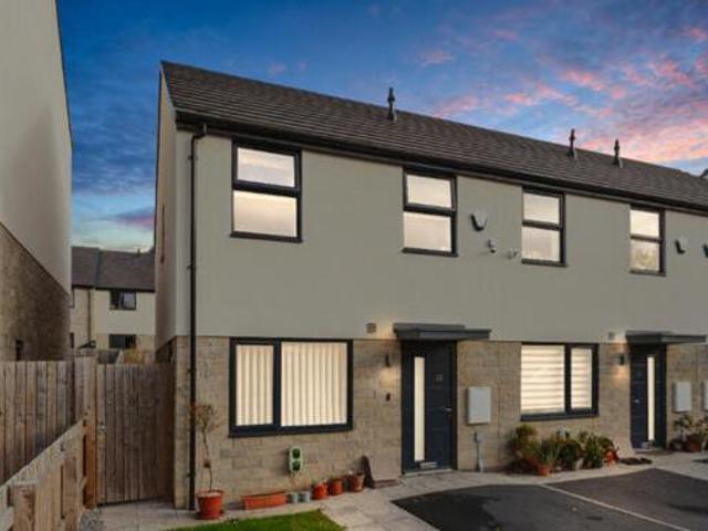 House for sale in Farnley, West Yorkshire