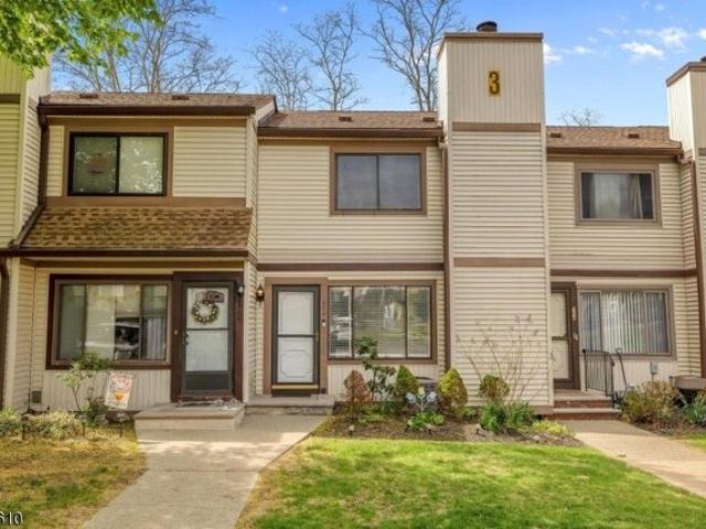 Condo for sale in Stanhope