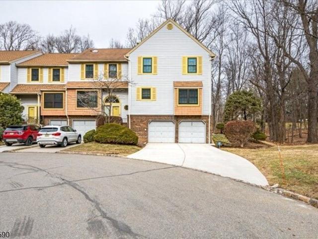 Condo for sale in Edison Condo for sale in Edison