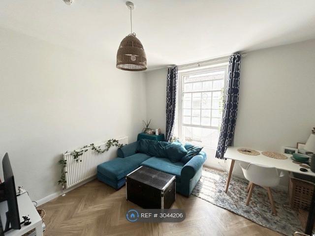 House for rent in Stonehouse, Plymouth
