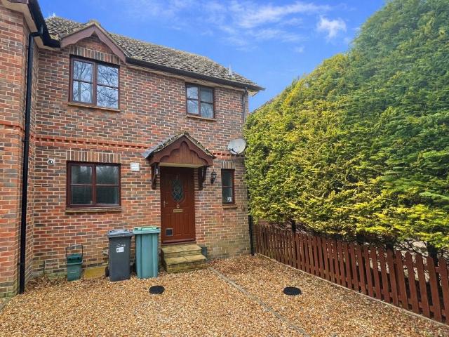 Apartment for rent in Binstead, Ryde
