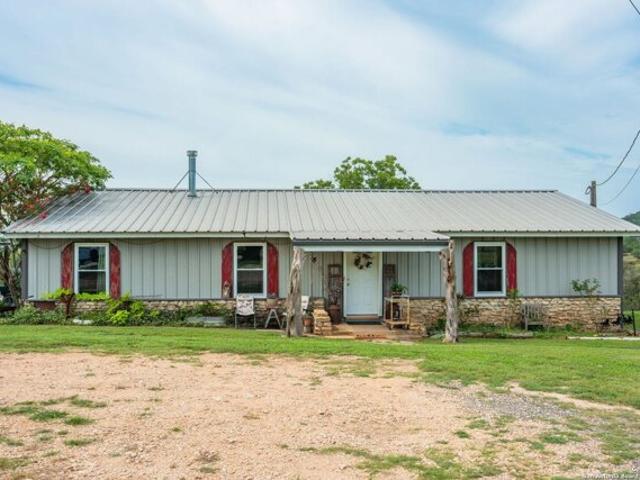 House for sale in Center Point, Texas