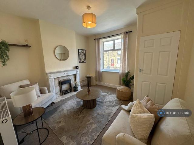 House for rent in Lodge, Pentre Broughton