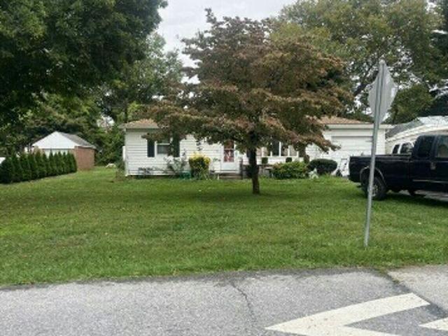 House for sale in Maple View, Westminster