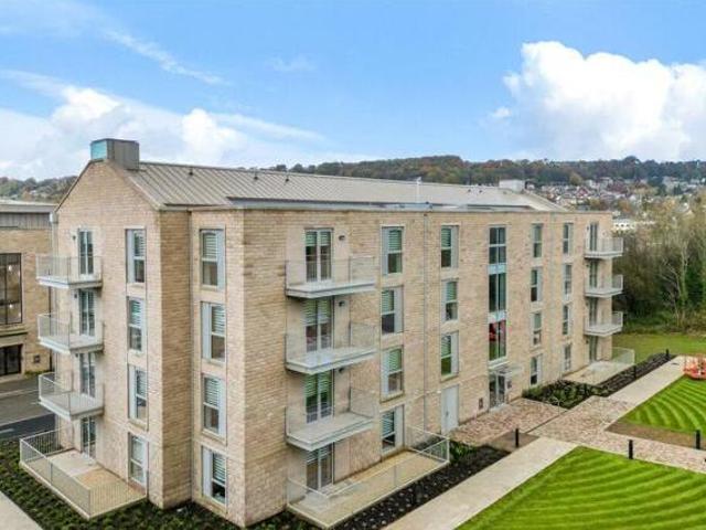 House for sale in Froggatt, East Midlands