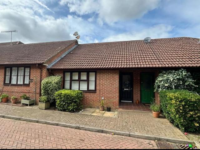 House for rent in Hilltop, Lye Green