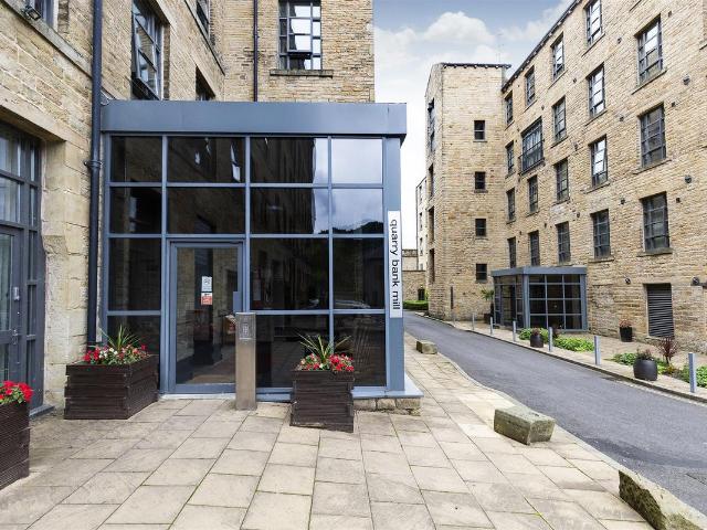 Apartment for rent in Longwood, Kirklees