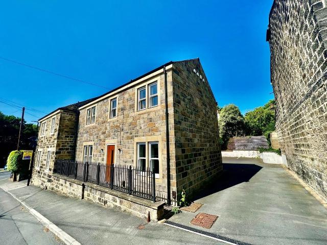 Apartment for rent in Farsley, Leeds