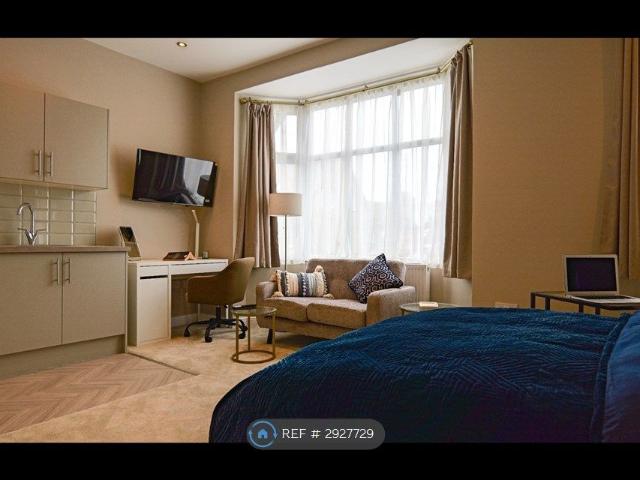 Studio for rent in Cheylesmore, West Midlands