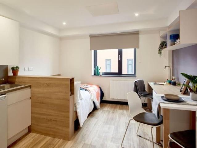 Studio for rent in Hillfields, West Midlands
