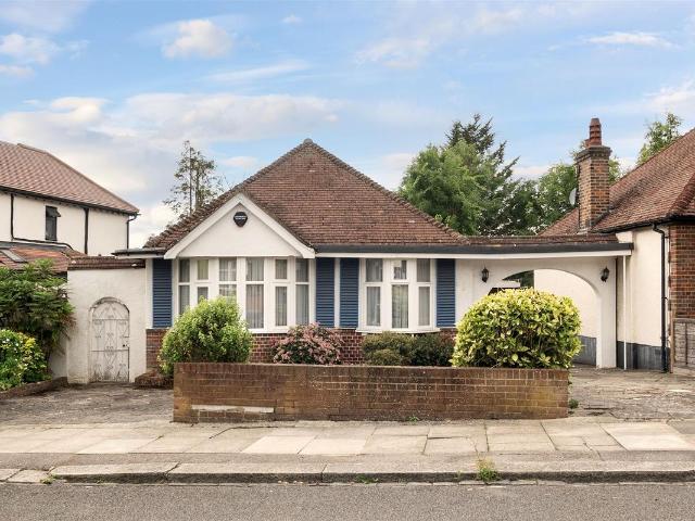 House for rent in The Hale, Greater London