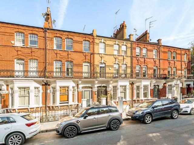 Apartment for rent in West Kensington, Greater London