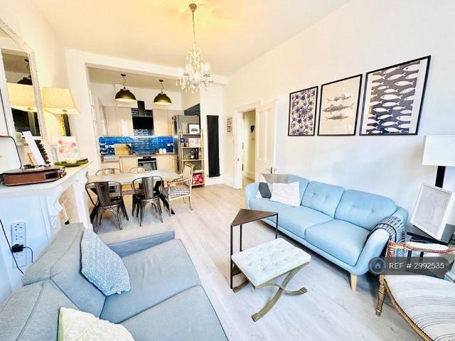 Apartment for rent in West Kensington, Greater London