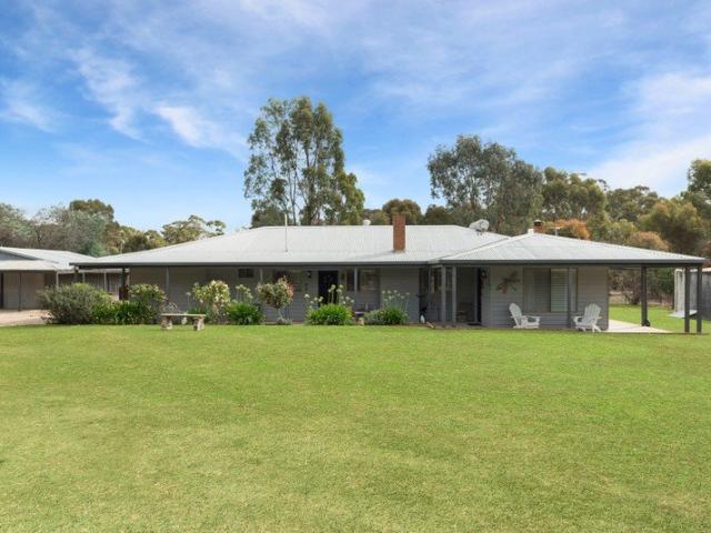 Cottage for sale in Heathcote, Victoria