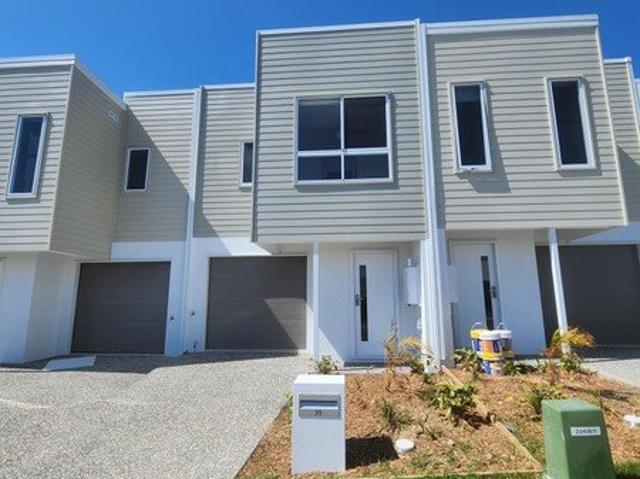 Townhouse for rent in Toombul, Queensland
