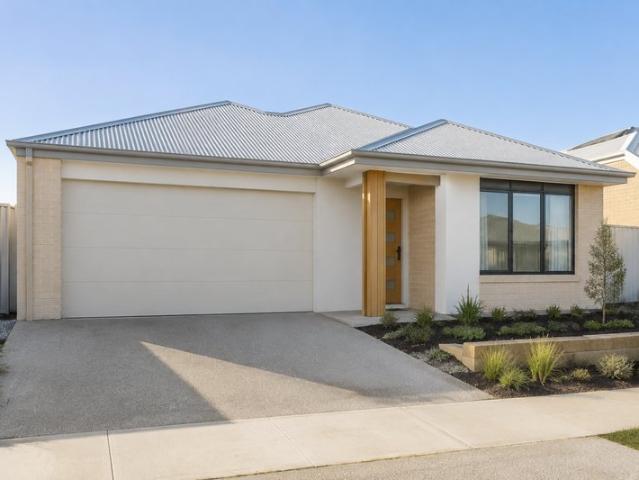 Cottage for sale in Golden Bay, Western Australia
