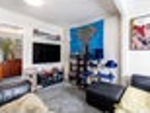 Apartment for sale in Days Bay, Wellington