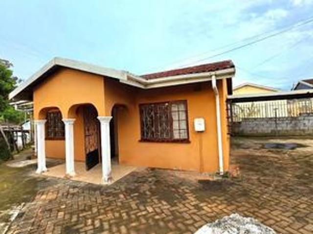 House for sale in Chatsworth, Kwazulu-natal