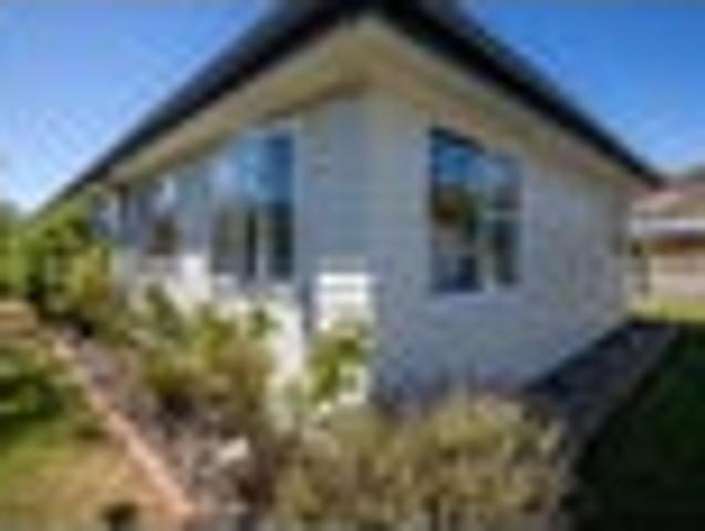House for sale in Otakou