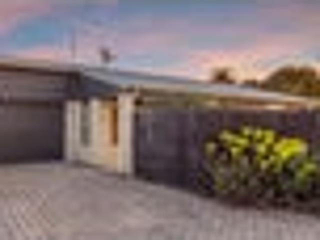 House for sale in Chaslands, Canterbury