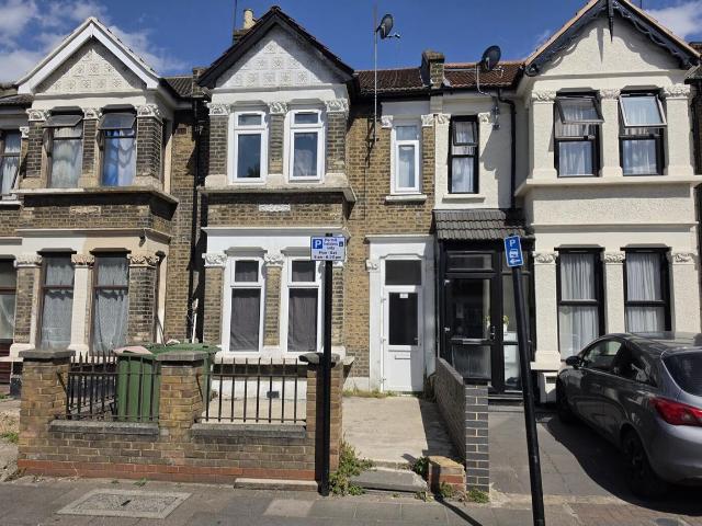 House for rent in London Borough of Newham, Greater London