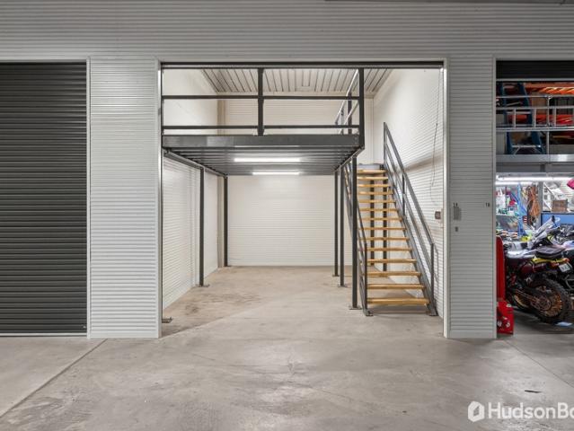 Warehouse for rent in Mitcham, Melbourne