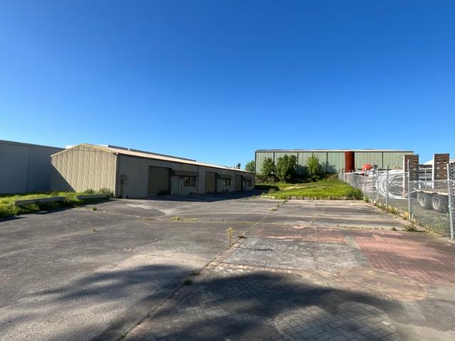 Warehouse for rent in Somerville, Melbourne