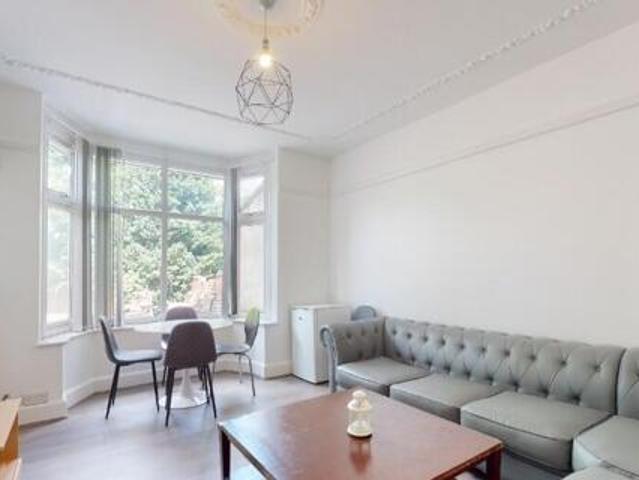 House for sale in Elmfield, Leicestershire
