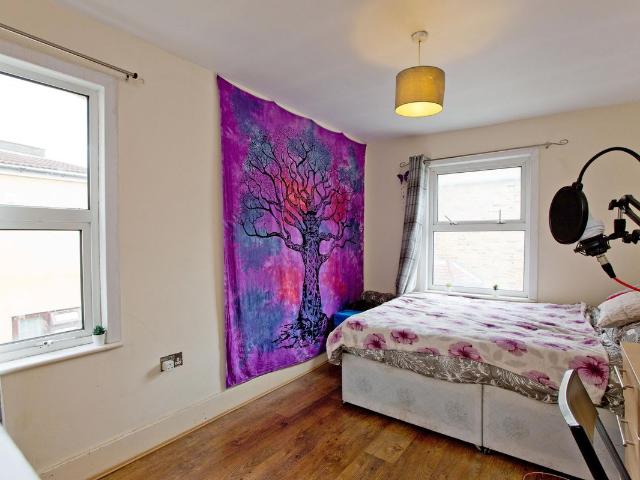 Room for rent in Upton, Greater London