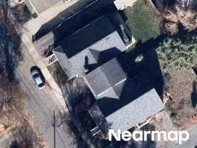 House for sale in Beverly