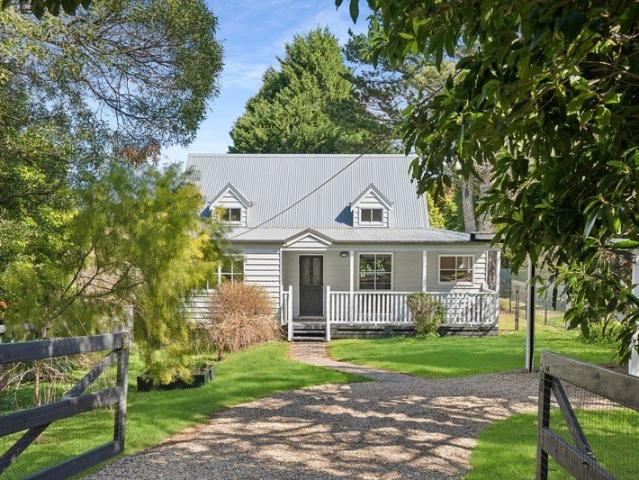House for sale in Robertson, New South Wales