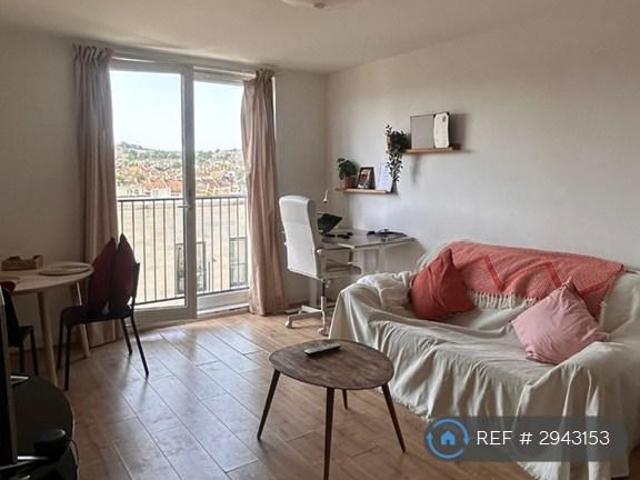 Apartment for rent in East Twerton, Dulcote