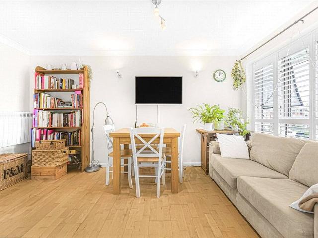 Apartment for rent in London Borough of Hounslow, Hanworth
