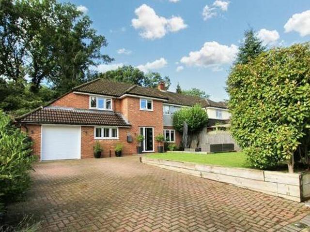 House for sale in Cargate, Rushmoor