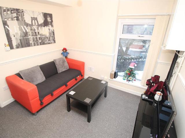 Apartment for rent in Pontypridd, Wales