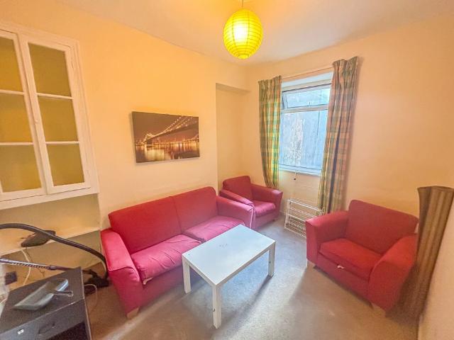 Room for rent in Pontypridd, Wales
