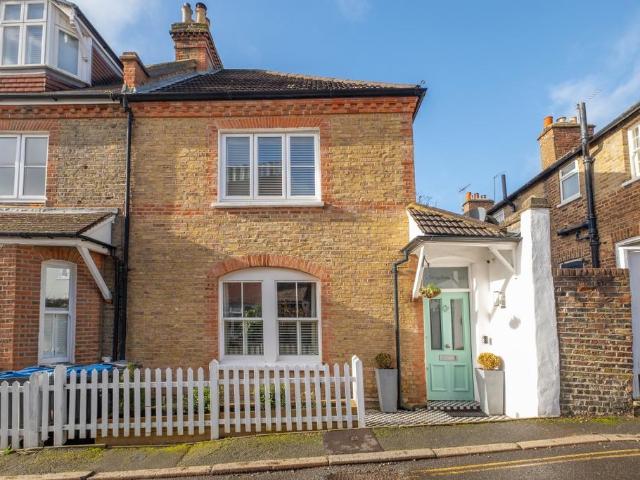 House for rent in London Borough of Merton, Raynes Park