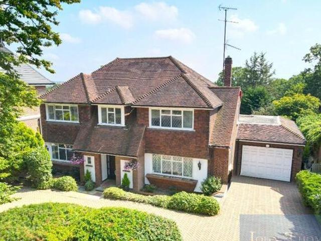 House for sale in Chigwell, Epping