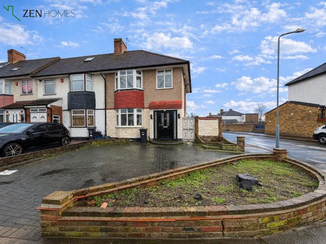 House for rent in London Borough of Redbridge, Greater London