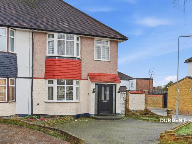 House for rent in London Borough of Redbridge, Greater London